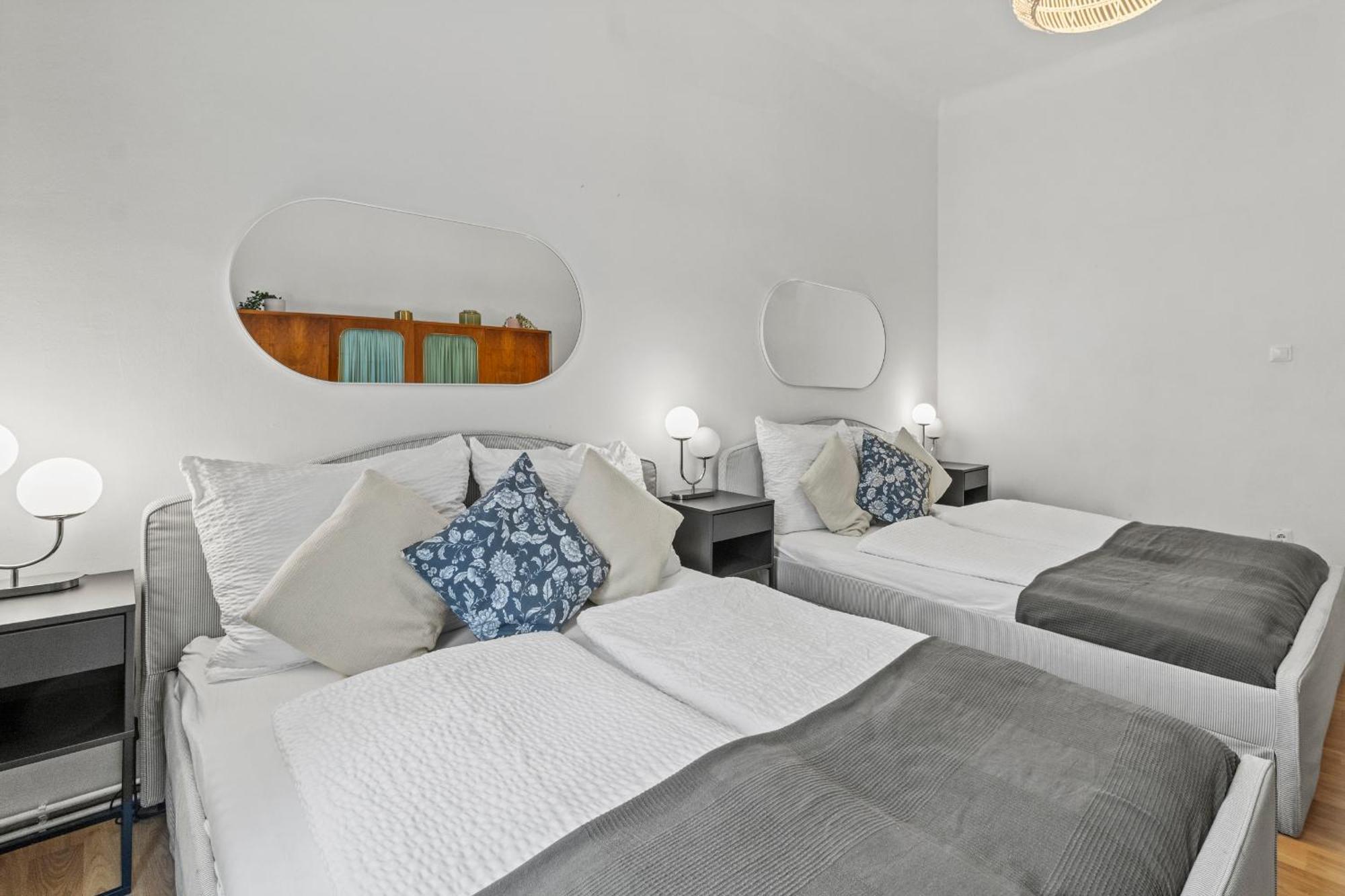Spacious 2 Bedroom I 2 Minutes To Metro And Train Station * Wien