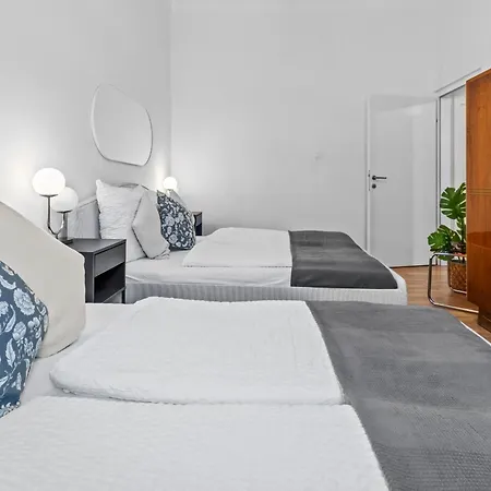 Spacious 2 Bedroom I 2 Minutes To Metro And Train Station Viena Exterior foto