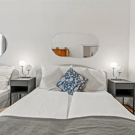 Spacious 2 Bedroom I 2 Minutes To Metro And Train Station Viena Exterior foto