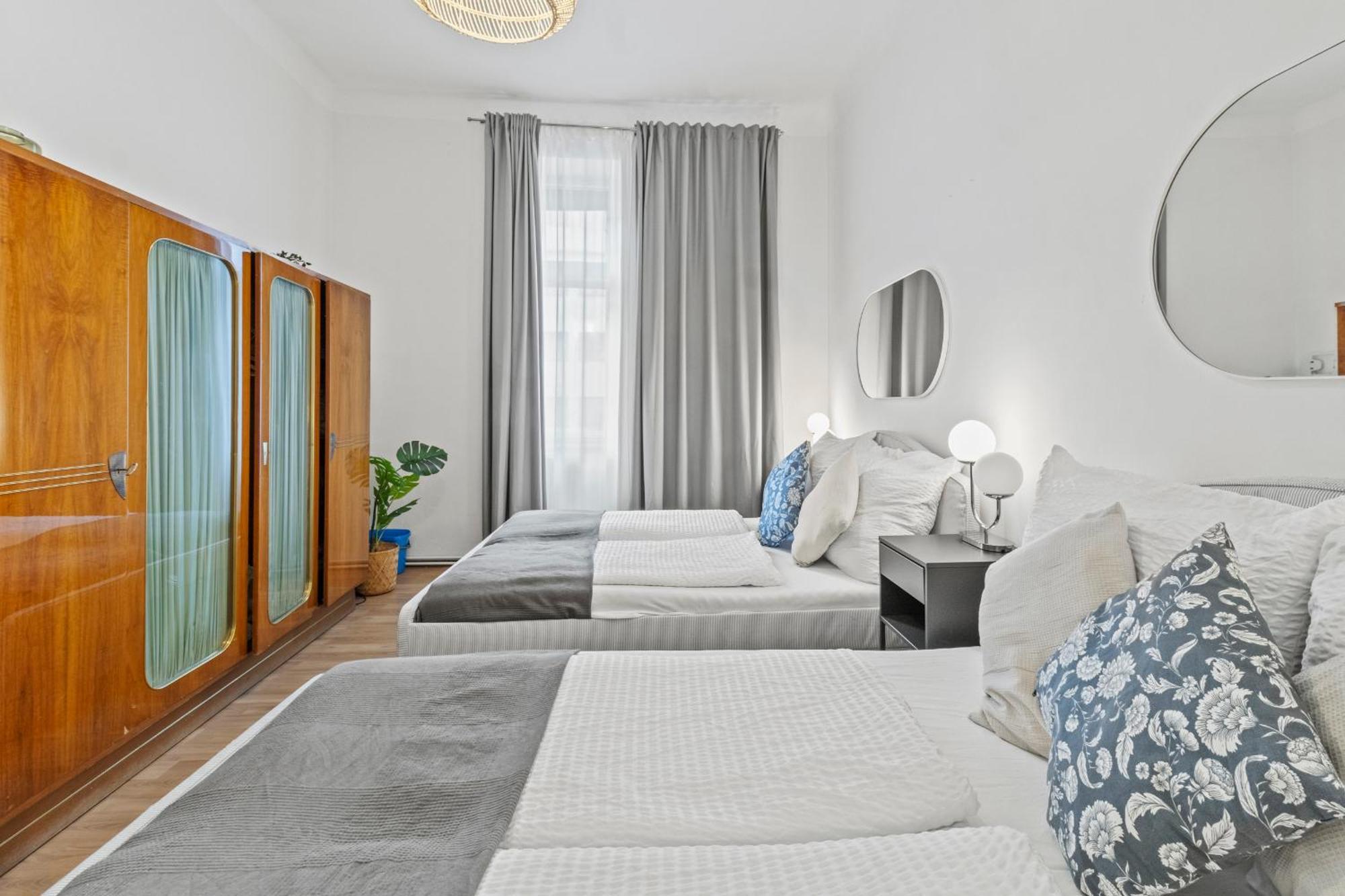 Spacious 2 Bedroom I 2 Minutes To Metro And Train Station Viena